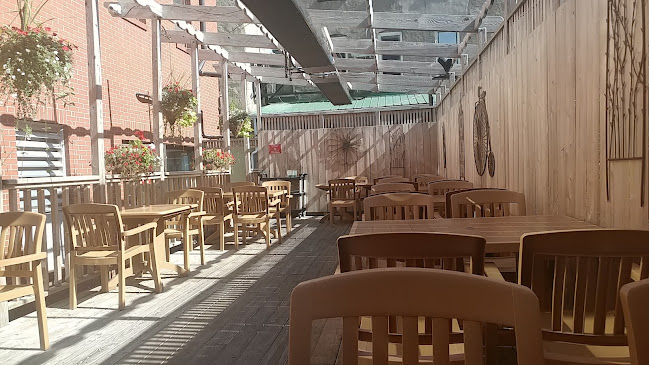 Comentarii opinii despre Britt's Pub and Eatery Uptown