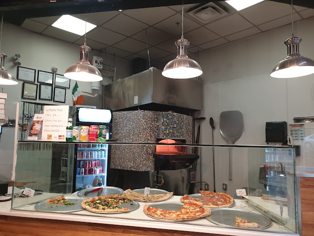 Opinii despre La Pache Pizza Commercial Drive în Vancouver - Hospitality and gastronomy