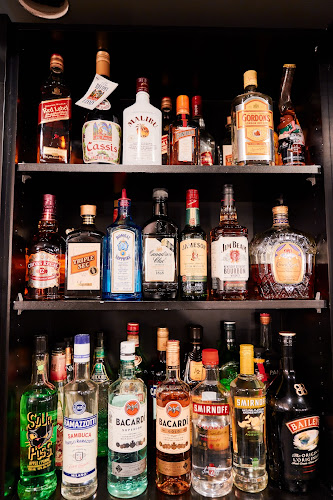 34 King St S, Waterloo, ON N2J 2X5