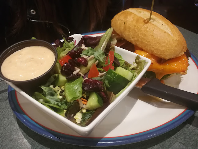 Ricky's All Day Grill - Walnut Grove - Hospitality and gastronomy