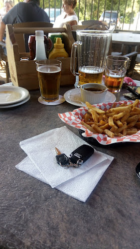 Comentarii opinii despre Tiff's Restaurant & Sports Bar