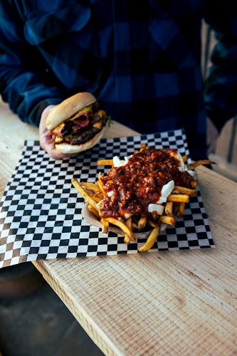 L'Authentique Poutine and Burgers