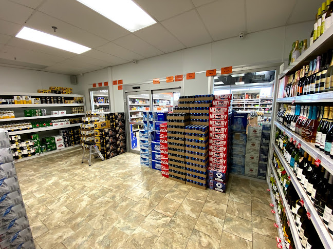 Liquor House - 178 St - Hospitality and gastronomy