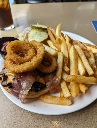 Moose Mulligans Public Eatery - Sicamous