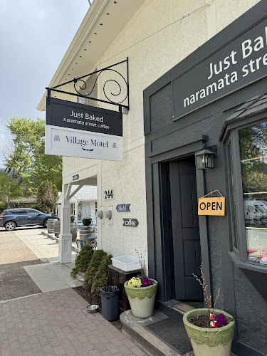 244 Robinson Ave, Naramata, BC V0H 1N0