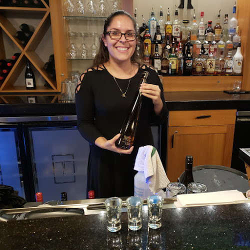 Opinii despre The Black Iron Club & Grill at Tobiano în Kamloops - Hospitality and gastronomy