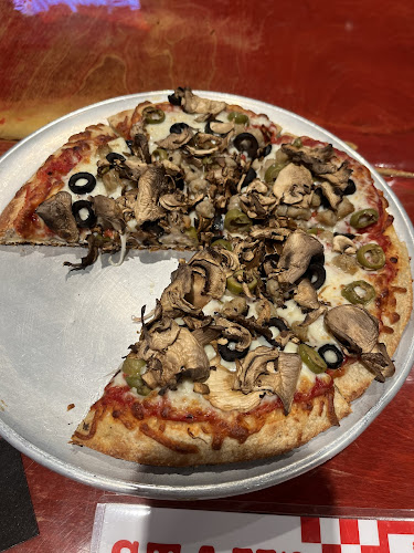 Opinii despre Stan's Pizza Joint în Burnaby - Hospitality and gastronomy