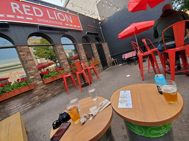 Red Lion Smokehouse - Thunder Bay