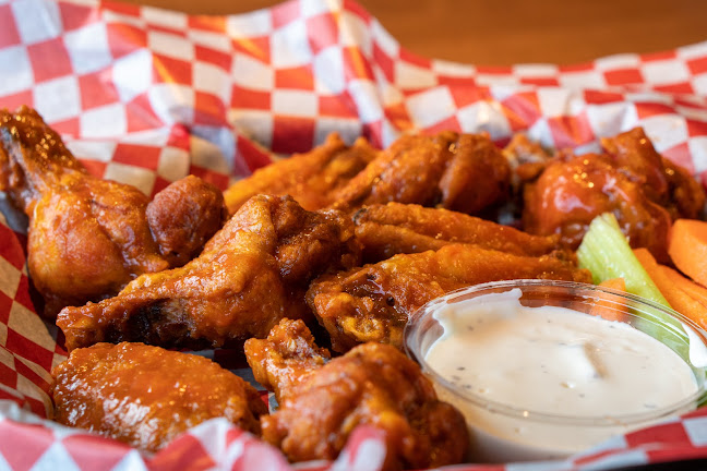 Comentarii opinii despre Mona Lisa Pub | Sports Pub in Edmonton | Karaoke Night | Pool League Tournaments