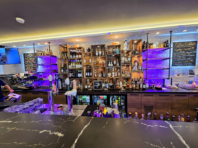 91 Lakeshore Rd E, Mississauga, ON L5G 2Y5