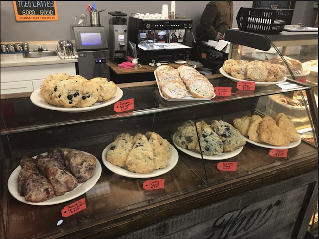 Opinii despre Crazy Macaws Motorcycle Museum & Café în Niagara Falls - Hospitality and gastronomy