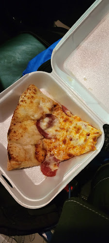 Comentarii opinii despre Canadian Pizza Unlimited & Fried Chicken - QUEENSLAND SE