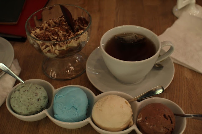 0109 Dessert & Chocolate - Hospitality and gastronomy