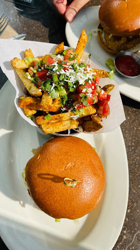 5210 Windermere Blvd, Edmonton, AB T6W 0L9