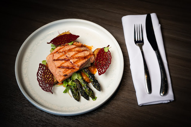 1 Johnson St, Kingston, ON K7L 5H7