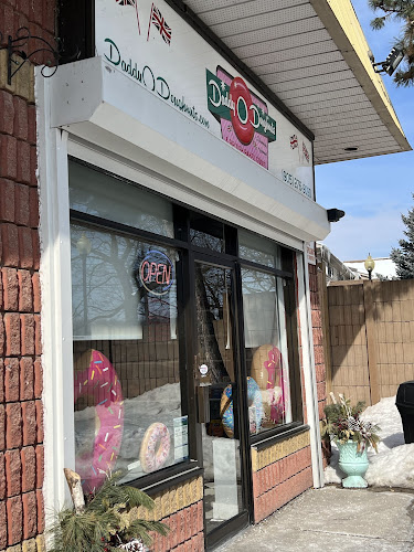 589 N Service Rd, Mississauga, ON L5A 3Y2