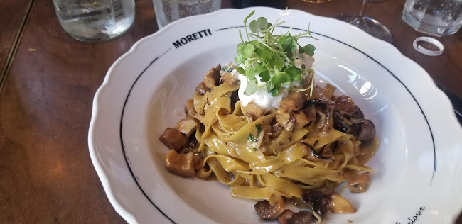 328 Wellington St W, Toronto, ON M5V 3T4