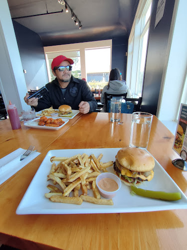 Opinii despre OV Burger Bar în Prince Rupert - Hospitality and gastronomy