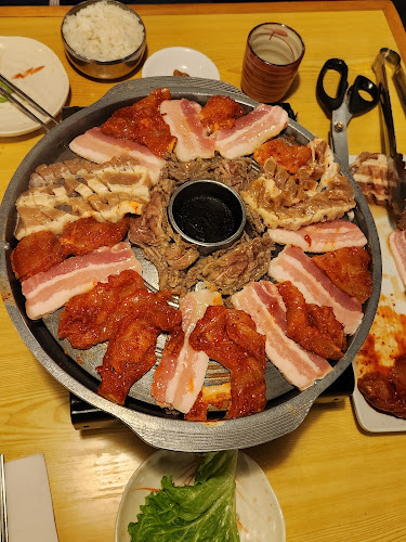 628 Bloor St W, Toronto, ON M6G 1K7