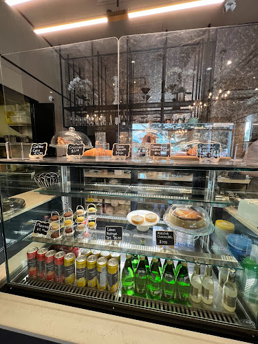 795 1 Ave SW, Calgary, AB T2P 5N1