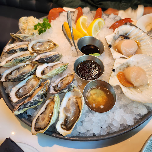 762 Cambie St, Vancouver, BC V6B 2P2