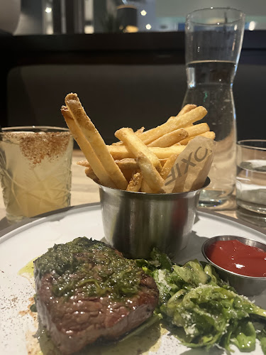 Moxies Scarborough Restaurant