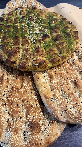 Opinii despre Naan Tabriz (Tabriz Bakery) în North Vancouver - Hospitality and gastronomy