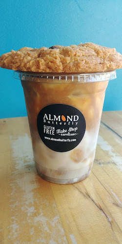 Opinii despre Almond Butterfly Bakeshop & Cafe în Toronto - Hospitality and gastronomy