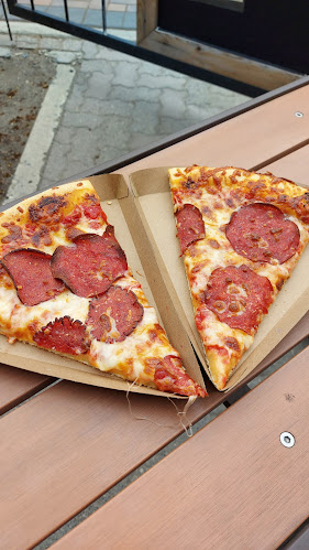 Opinii despre Pizza Pi Kamloops în Kamloops - Hospitality and gastronomy