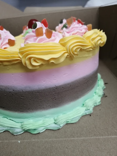 Opinii despre Patrelle's Bakery & Sweet Shoppe în London - Hospitality and gastronomy