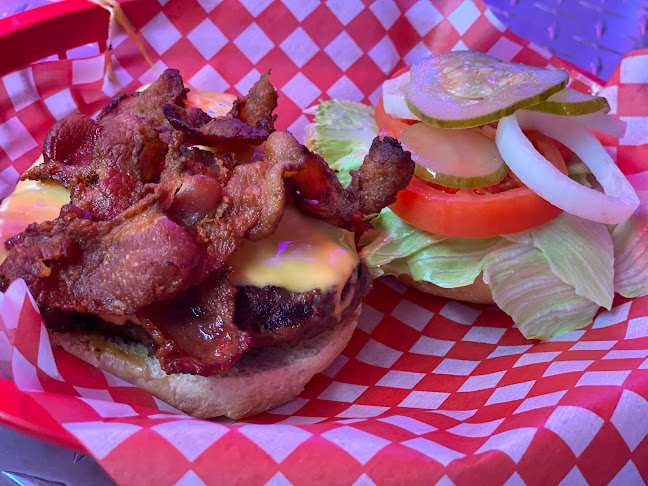 Comentarii opinii despre Checkered Flag Bar & Grill