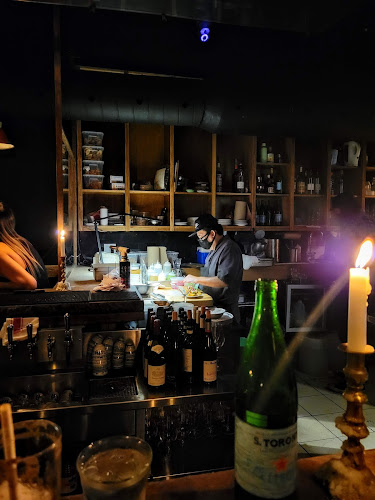 181 Bathurst St, Toronto, ON M5T 2R7