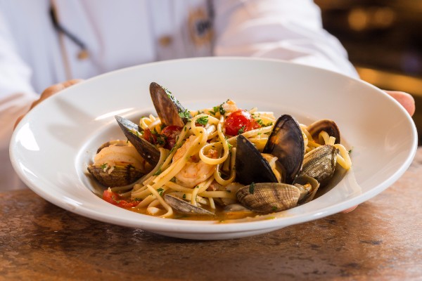 Illuminaté Restorante - Steakhouse, Seafood, Italian