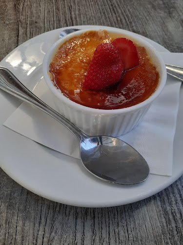 15782 Marine Dr #5, White Rock, BC V4B 1E6