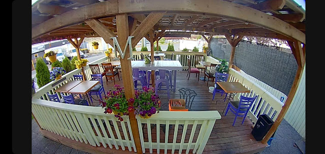 734 Aldebury St #101, Victoria, BC V9A 5T4