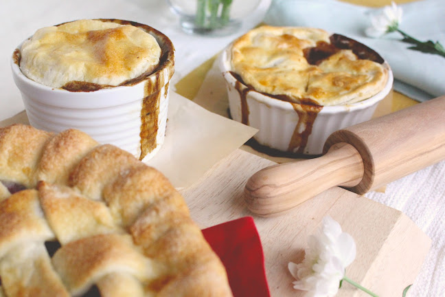 Opinii despre Sweet And Savoury Pie Company - Online Pie Delivery Service în Port Moody - Hospitality and gastronomy