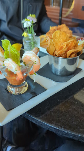 Blue Crab Seafood House - Hospitality and gastronomy