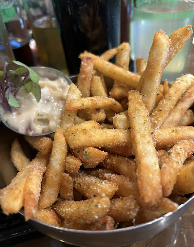 Salute Resto + Bar - Hospitality and gastronomy