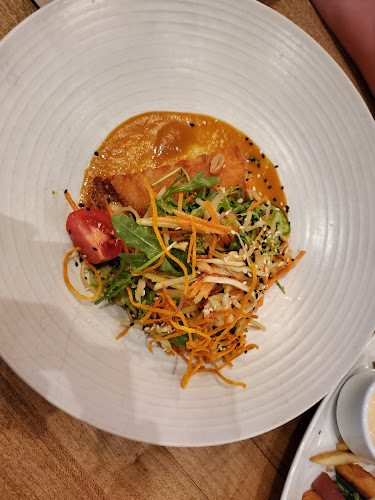 1550 Kenaston Blvd, Winnipeg, MB R3P 0Y4