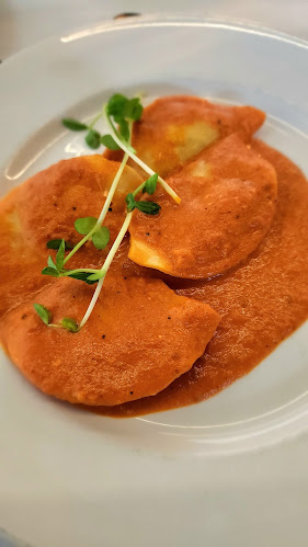 350 Burnhamthorpe Rd W, Mississauga, ON L5B 0N1