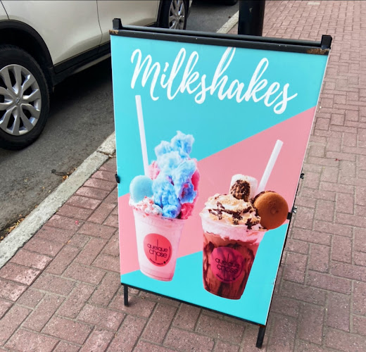 379 Richmond Rd, Ottawa, ON K2A 1Y8