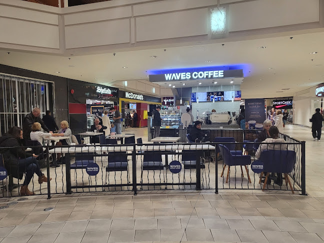 Waves Coffee House - Coquitlam Center