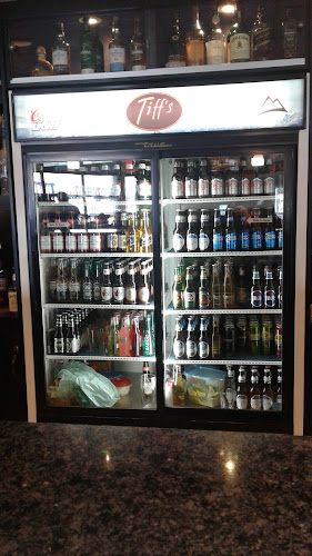 Comentarii opinii despre Tiff's Restaurant & Sports Bar