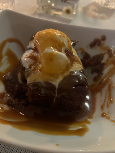 The Easy Pour Wine Bar - Hospitality and gastronomy