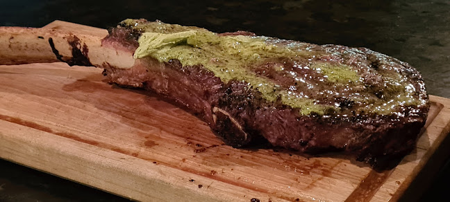 317 10 Ave SW #100, Calgary, AB T2R 0A5