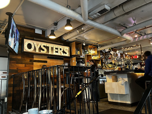 Chewies Oyster Bar Kitsilano - Vancouver