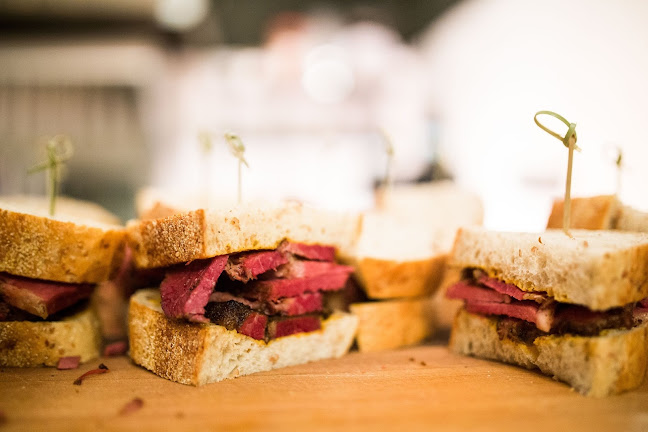 100 King St Unit D, Winnipeg, MB R3B 0P6