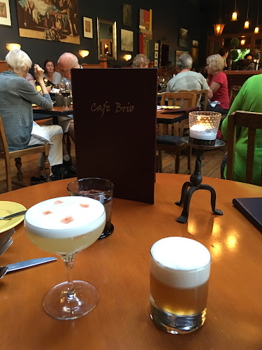 944 Fort St, Victoria, BC V8V 3K2