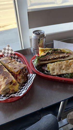 Opinii despre The Little Eggplant în Winnipeg - Hospitality and gastronomy