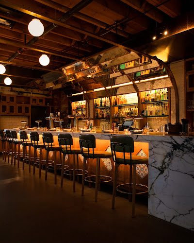 485 King St W, Toronto, ON M5V 1K4